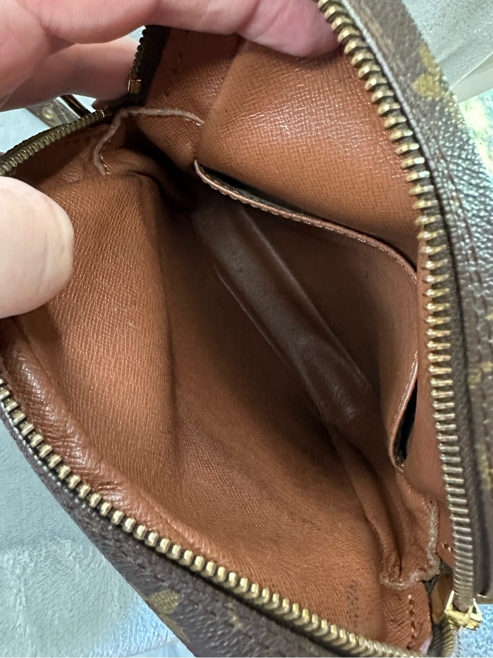 Louis Vuitton Vintage Amazone Monogram Crossbody Bag 1992 🤎 - Picture 15 of 16